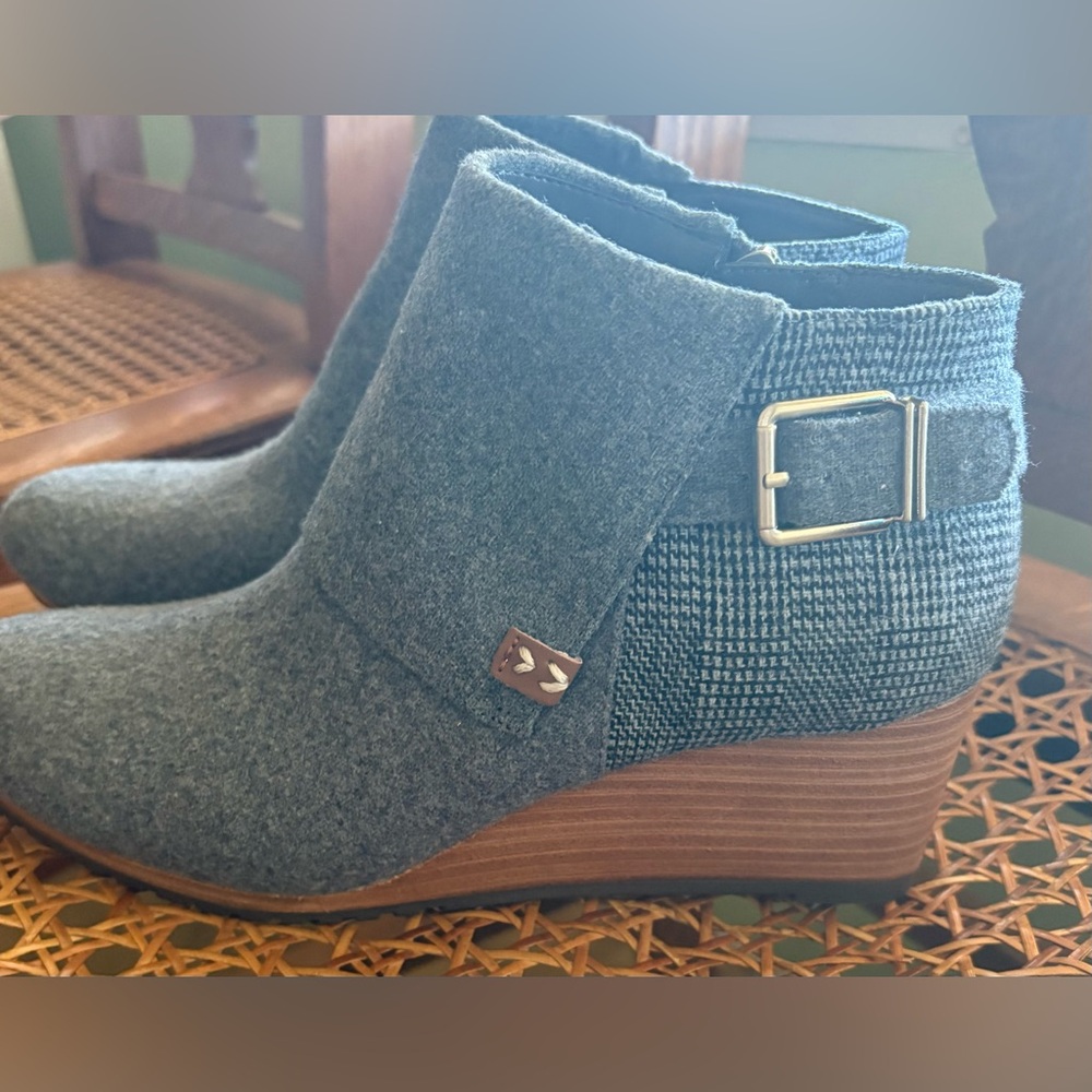 Dr. Scholl's Gray Ankle Booties with Buckle Detail